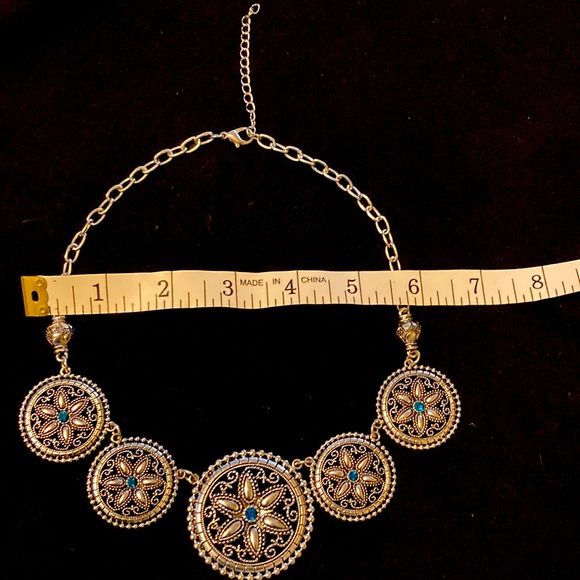 NWT! Gorgeous silver and blue necklace set w/ matching earrings. Ready to ship! - Picture 4 of 4